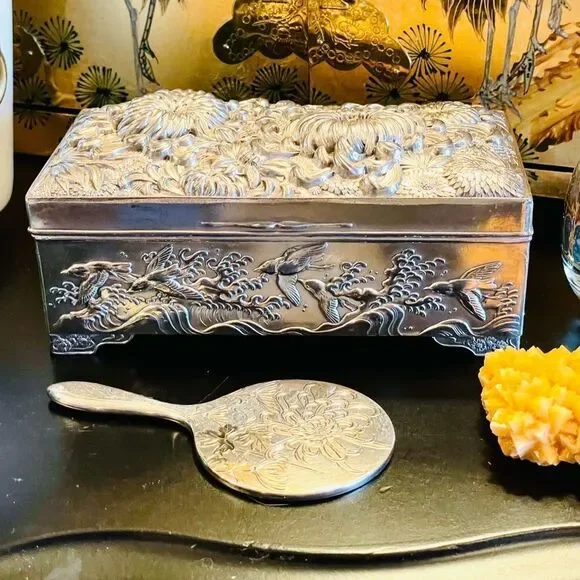 ♥️ Japanese Meiji Silver Chrysanthemum Box High Relief Repoussé Antique